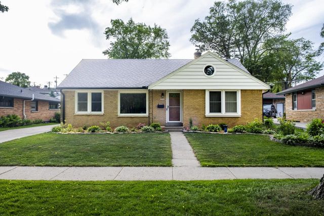 10536 W Grantosa DRIVE, Wauwatosa, WI 53222