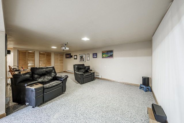 10536 W Grantosa DRIVE, Wauwatosa, WI 53222