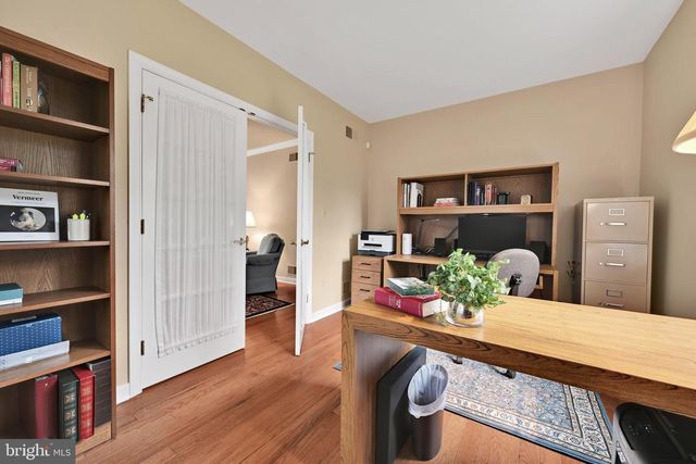 1318 BEACONFIELD LN, Lancaster, PA 17601