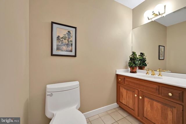 1318 BEACONFIELD LN, Lancaster, PA 17601