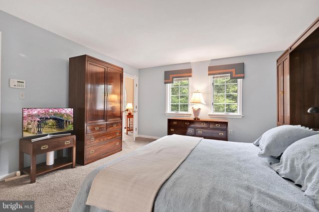 1318 BEACONFIELD LN, Lancaster, PA 17601
