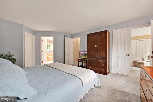 1318 BEACONFIELD LN, Lancaster, PA 17601