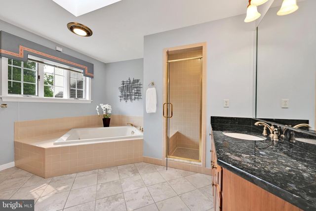 1318 BEACONFIELD LN, Lancaster, PA 17601