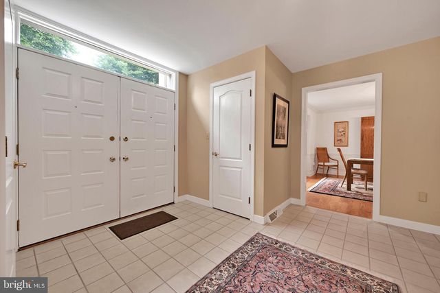 1318 BEACONFIELD LN, Lancaster, PA 17601