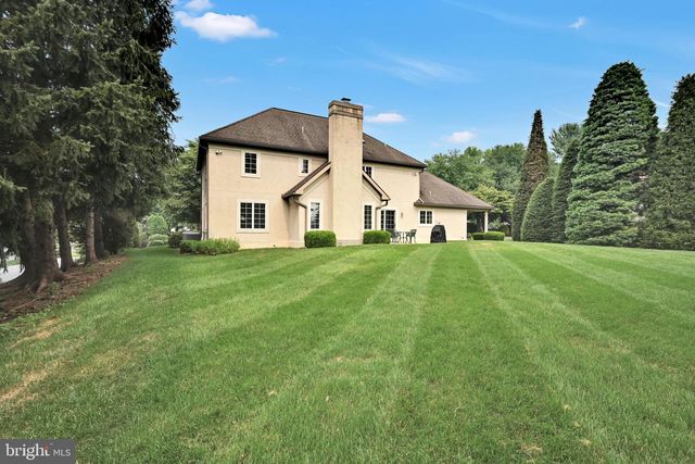 1318 BEACONFIELD LN, Lancaster, PA 17601