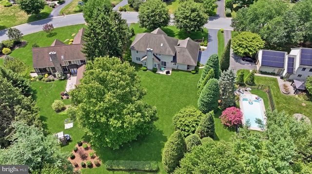 1318 BEACONFIELD LN, Lancaster, PA 17601