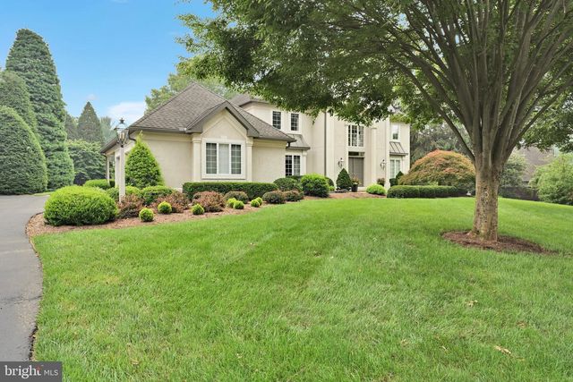 1318 BEACONFIELD LN, Lancaster, PA 17601