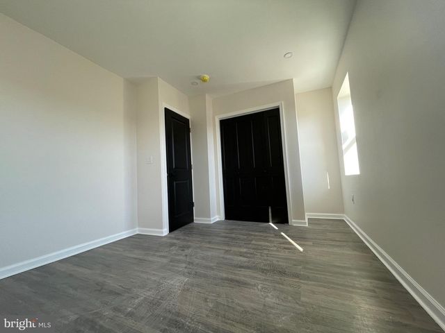 2704 S MARSHALL ST, Philadelphia, PA 19148