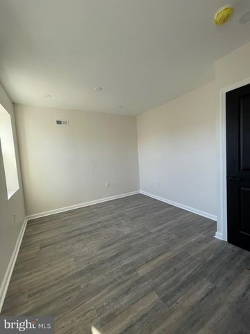 2704 S MARSHALL ST, Philadelphia, PA 19148