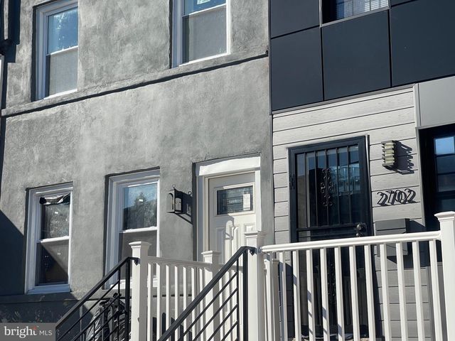 2704 S MARSHALL ST, Philadelphia, PA 19148