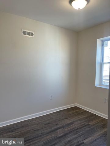 2704 S MARSHALL ST, Philadelphia, PA 19148