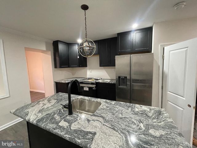 2704 S MARSHALL ST, Philadelphia, PA 19148