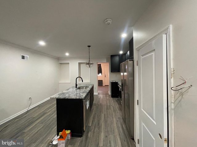 2704 S MARSHALL ST, Philadelphia, PA 19148