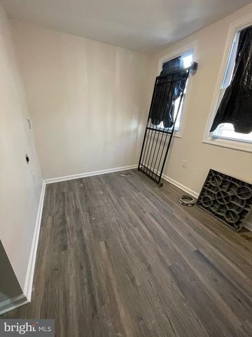 2704 S MARSHALL ST, Philadelphia, PA 19148