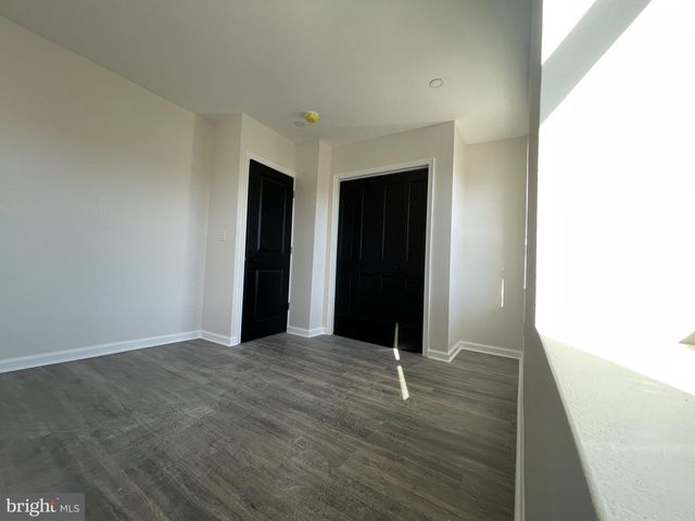 2704 S MARSHALL ST, Philadelphia, PA 19148