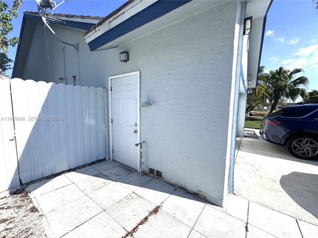 16201 SW 144th Ct A, Miami, FL 33177