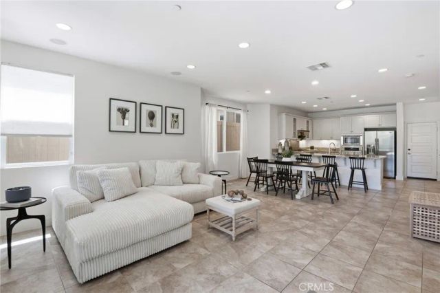 10 Willow, Lake Forest, CA 92630
