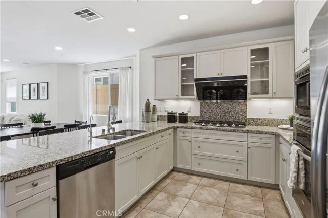 10 Willow, Lake Forest, CA 92630