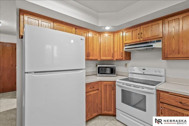 7635 Red Oak Road, Lincoln, NE 68516