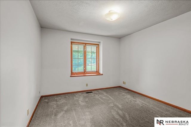 7635 Red Oak Road, Lincoln, NE 68516