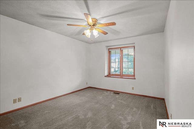7635 Red Oak Road, Lincoln, NE 68516