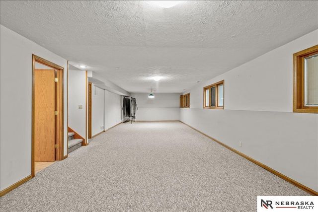 7635 Red Oak Road, Lincoln, NE 68516