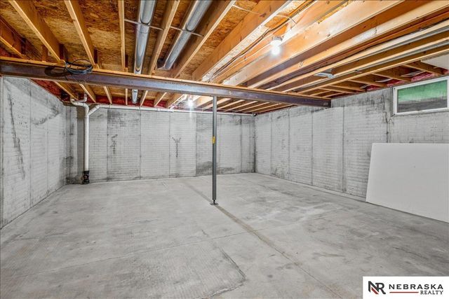 7635 Red Oak Road, Lincoln, NE 68516