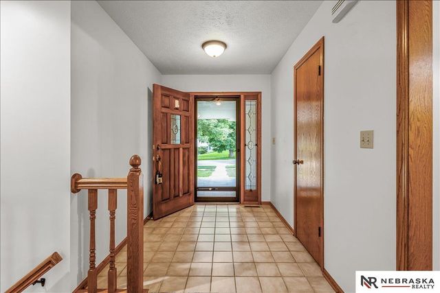 7635 Red Oak Road, Lincoln, NE 68516