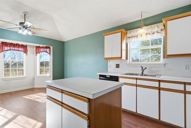 155 Rabajo Road, China Spring, TX 76633