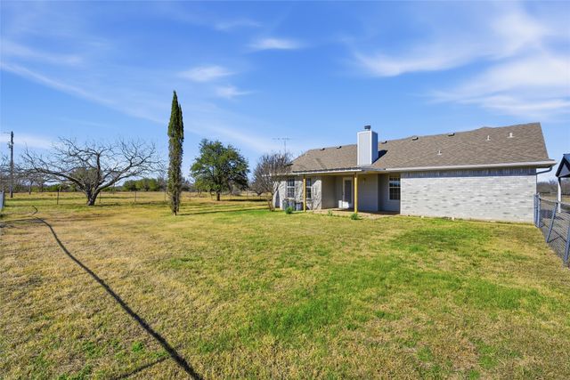 155 Rabajo Road, China Spring, TX 76633