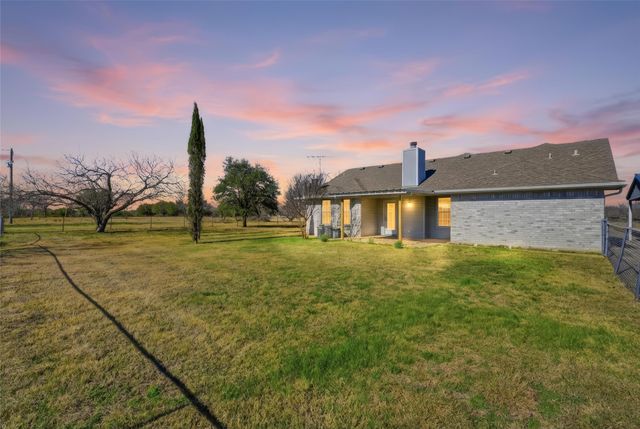 155 Rabajo Road, China Spring, TX 76633
