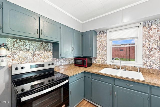 1208 Wallace Street, Burlington, NC 27217