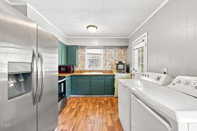 1208 Wallace Street, Burlington, NC 27217