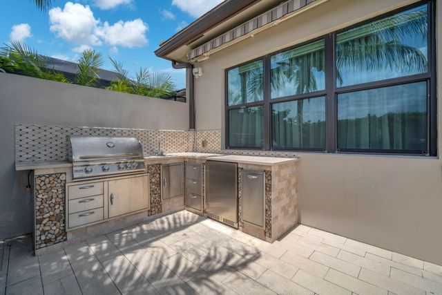 8586 Dream Falls Street, Boca Raton, FL 33496