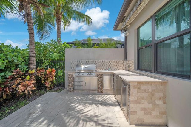 8586 Dream Falls Street, Boca Raton, FL 33496