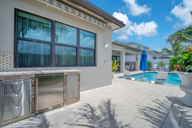 8586 Dream Falls Street, Boca Raton, FL 33496