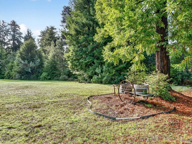 18970 Quail Ct, Fort Bragg, CA 95437