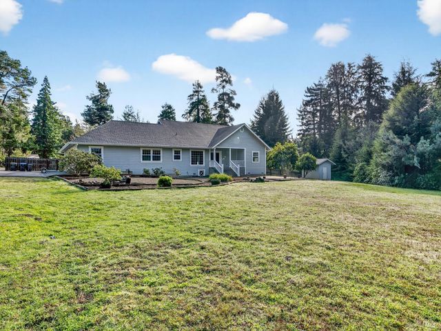 18970 Quail Ct, Fort Bragg, CA 95437