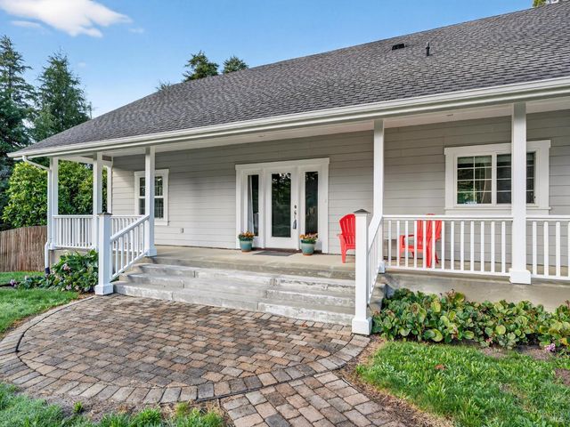 18970 Quail Ct, Fort Bragg, CA 95437
