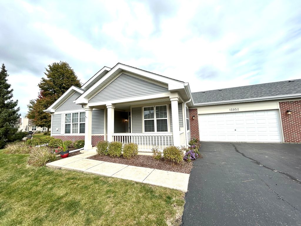 15952 Buckner Pond Way, Crest Hill, IL 60403 — photo 2