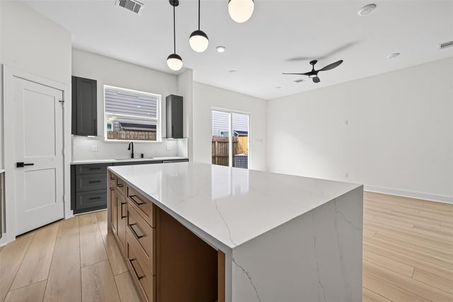 957 Highland Light Lane, Houston, TX 77091