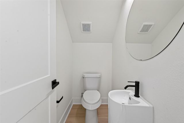 957 Highland Light Lane, Houston, TX 77091