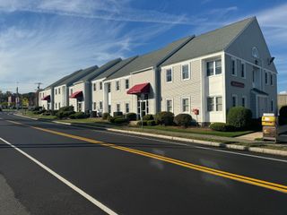 382 Lowell St 103A, Wakefield, MA 01880