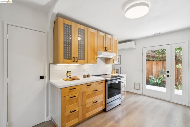 4828 Webster St, Oakland, CA 94609