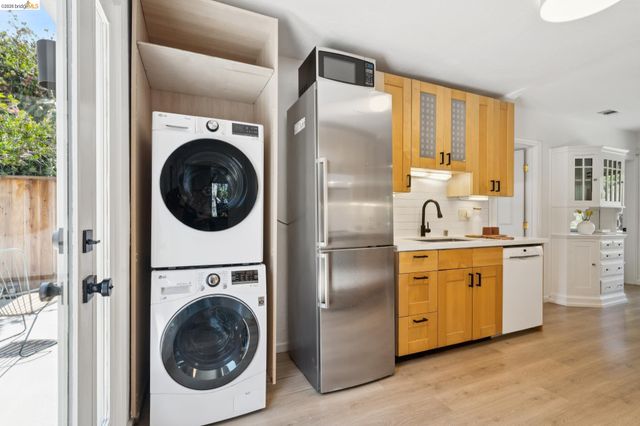 4828 Webster St, Oakland, CA 94609