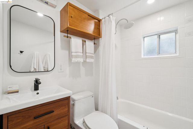 4828 Webster St, Oakland, CA 94609