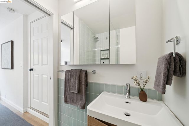 4828 Webster St, Oakland, CA 94609