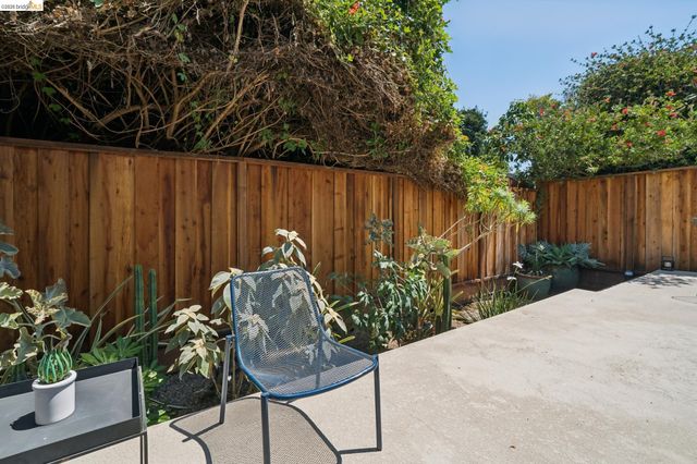 4828 Webster St, Oakland, CA 94609