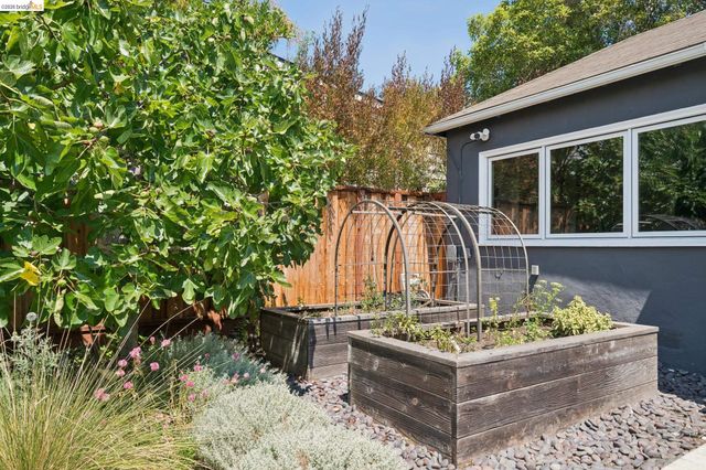 4828 Webster St, Oakland, CA 94609