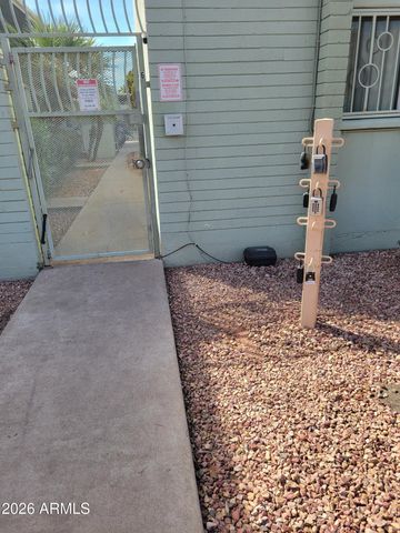 1702 W TUCKEY Lane 131, Phoenix, AZ 85015